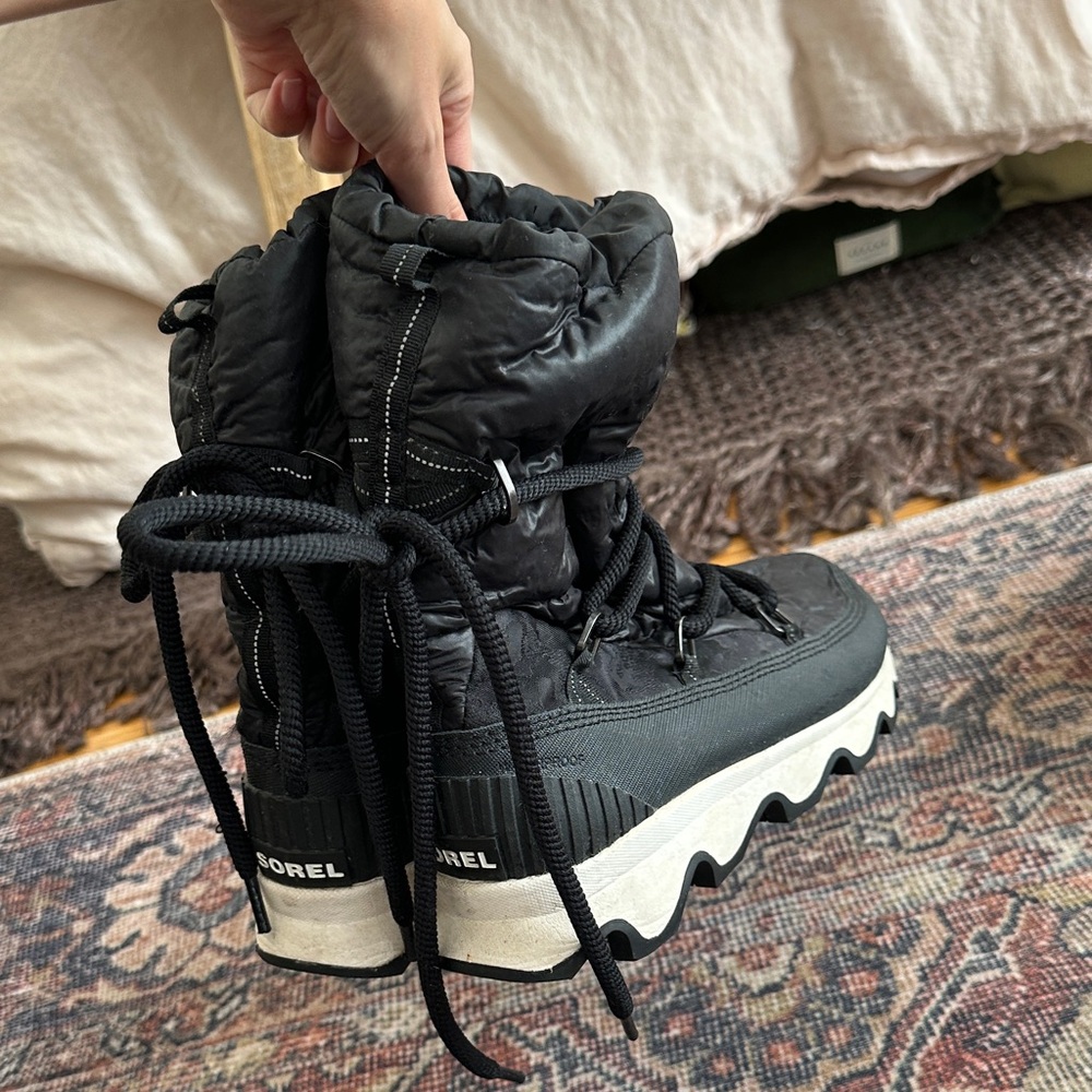 Sorel Kinetic Snow Boots